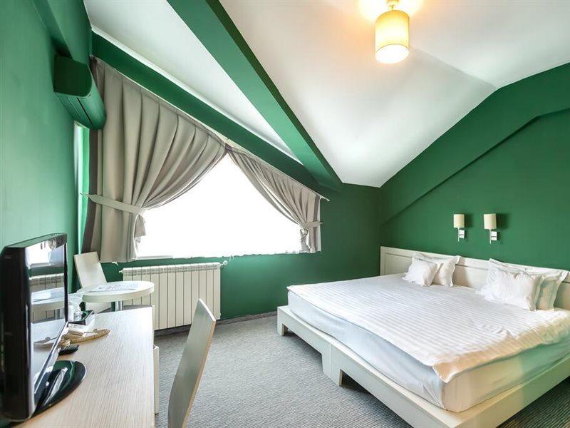 Alex&George Boutique Hotel Cluj-Napoca Ngoại thất bức ảnh