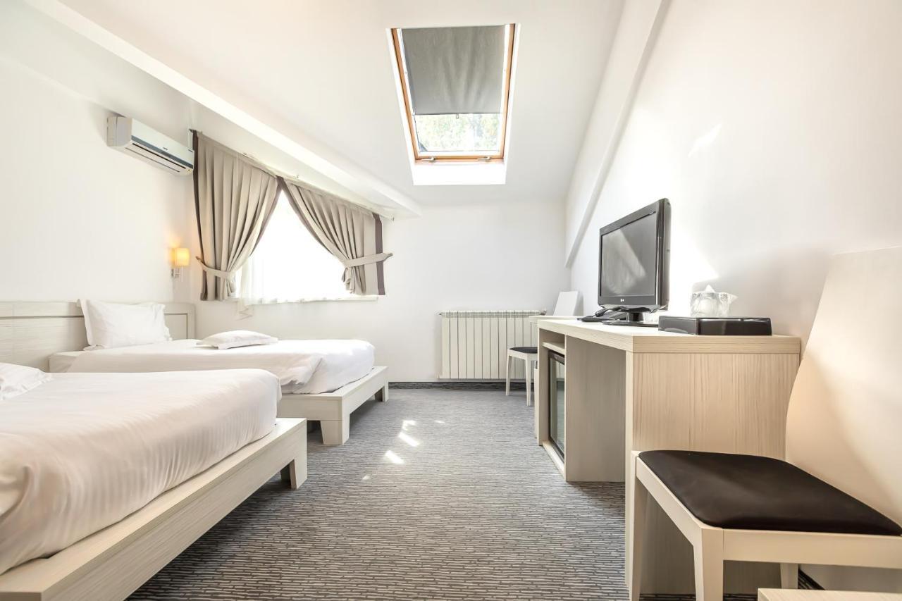 Alex&George Boutique Hotel Cluj-Napoca Ngoại thất bức ảnh