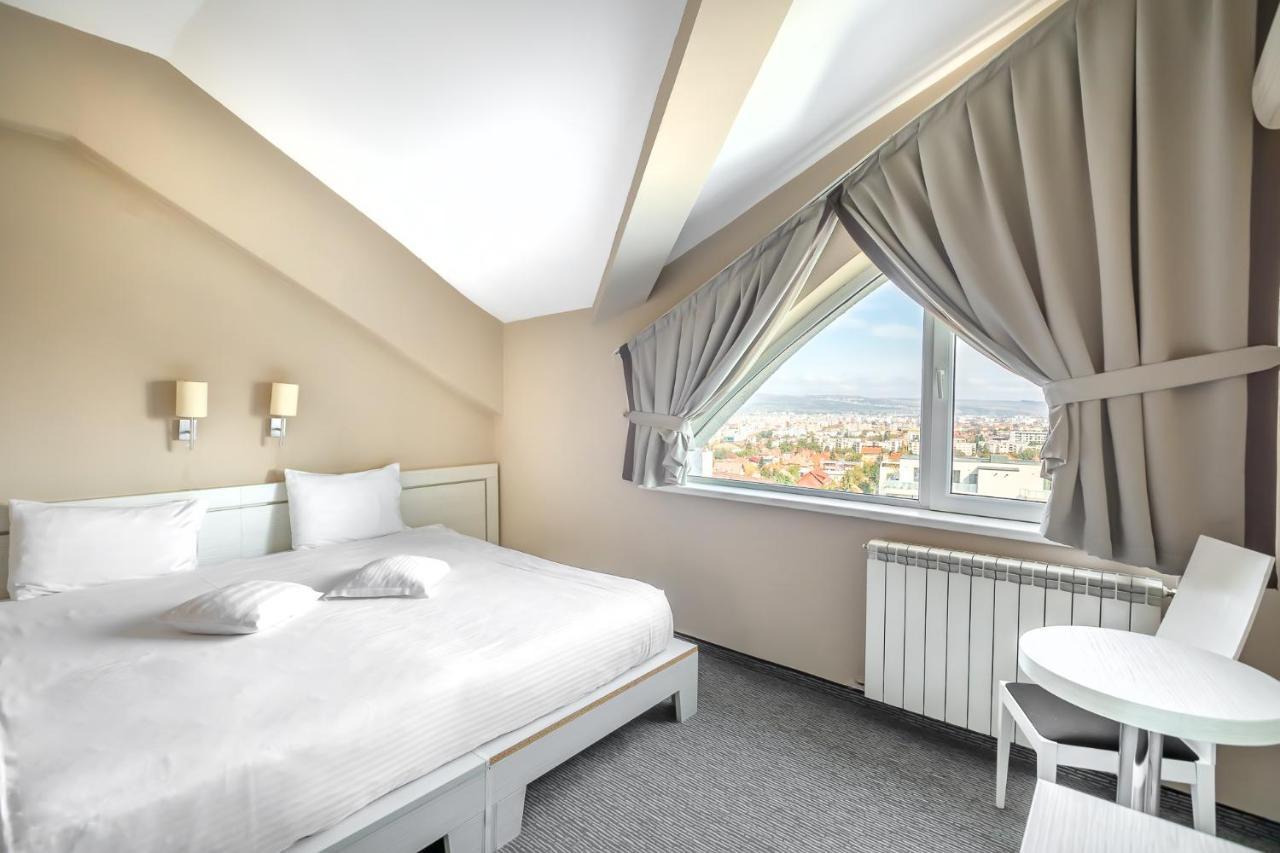 Alex&George Boutique Hotel Cluj-Napoca Ngoại thất bức ảnh