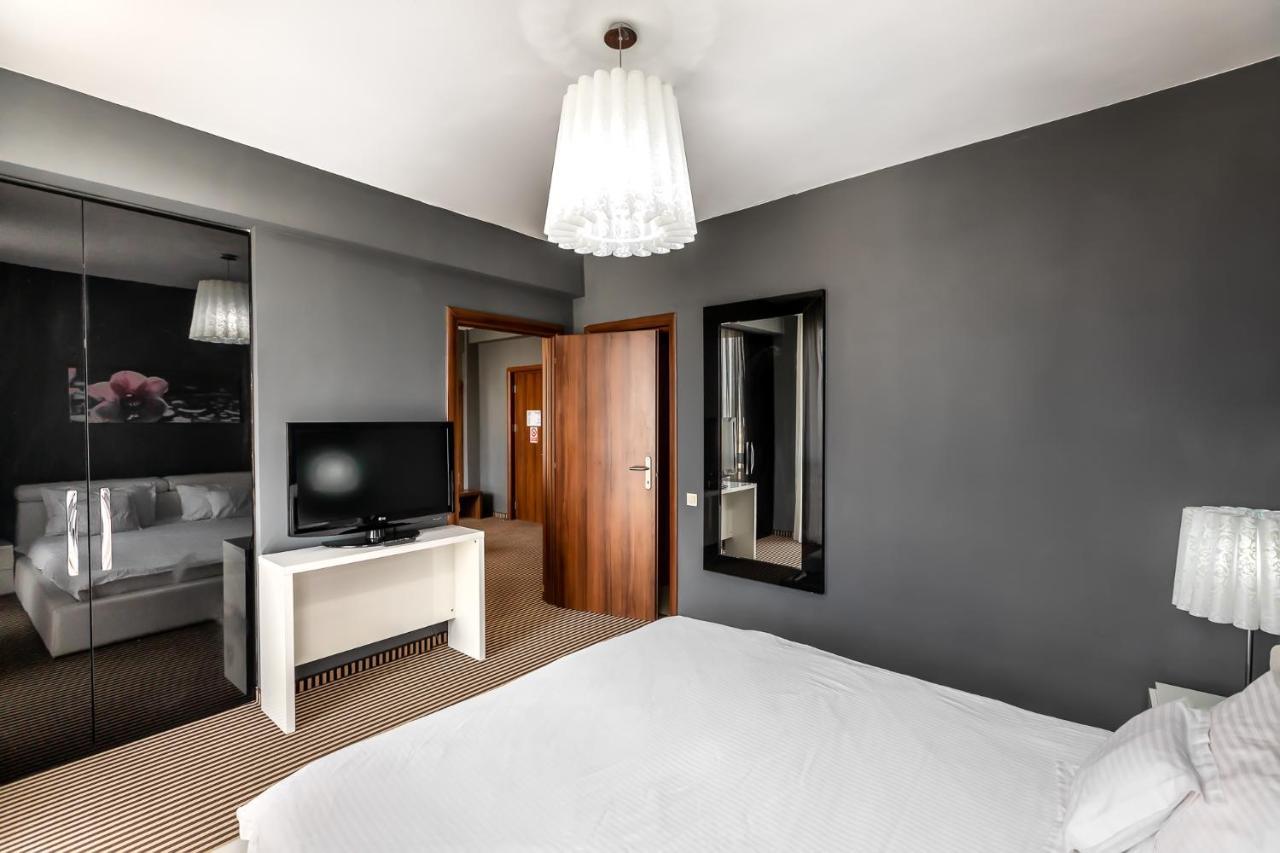 Alex&George Boutique Hotel Cluj-Napoca Ngoại thất bức ảnh