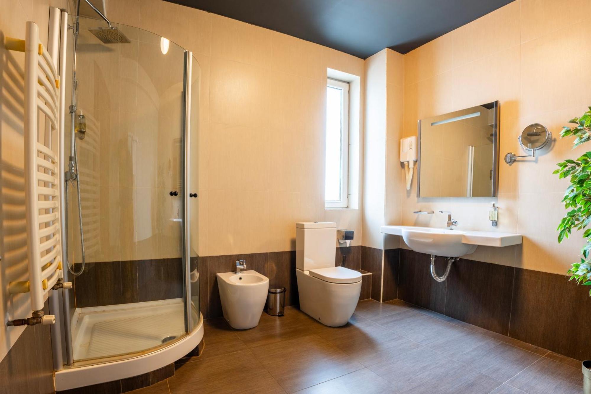 Alex&George Boutique Hotel Cluj-Napoca Ngoại thất bức ảnh