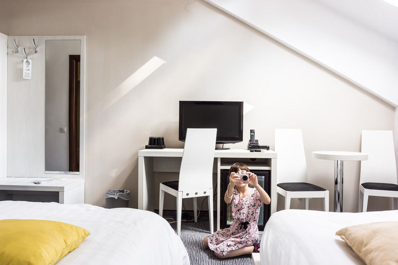 Alex&George Boutique Hotel Cluj-Napoca Ngoại thất bức ảnh