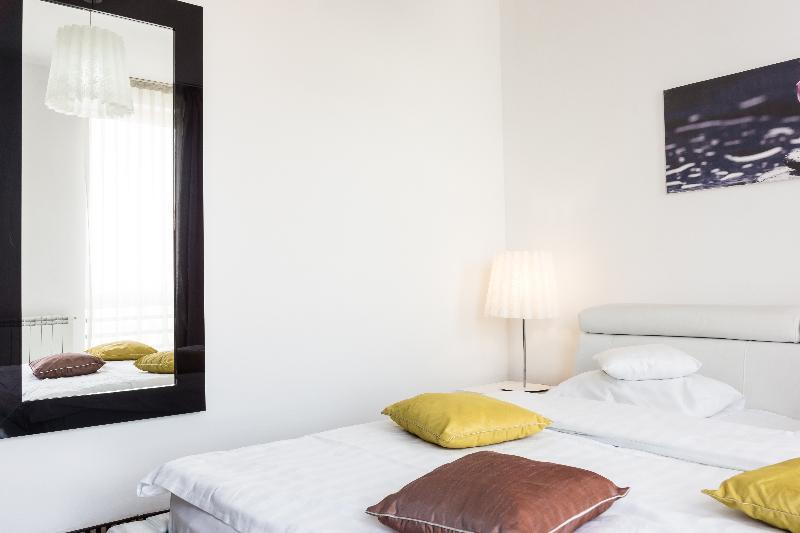 Alex&George Boutique Hotel Cluj-Napoca Ngoại thất bức ảnh